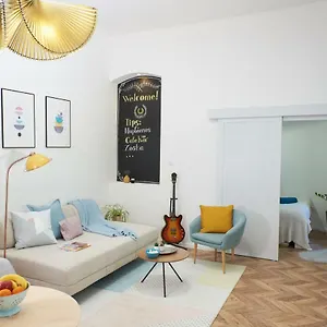 https://cozy-stylish-flat-by-vaci-street.inbudapesthotels.com