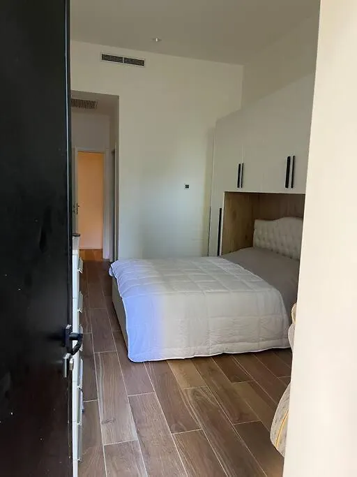 Milano Loft Apartment 0*, Milan